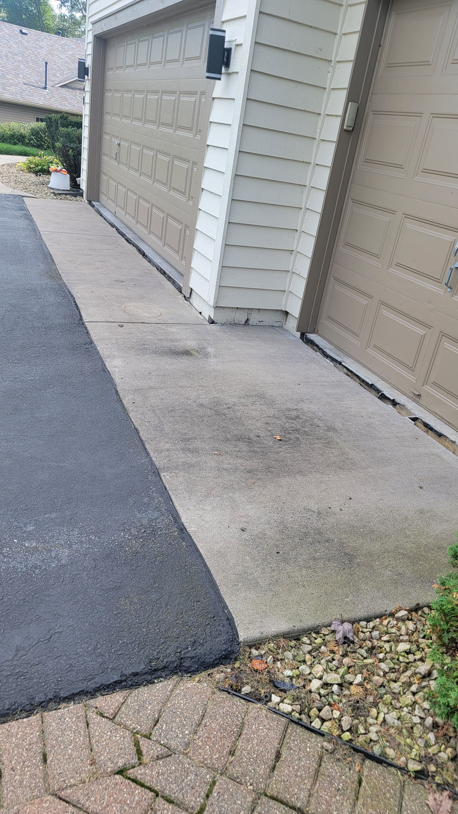 Blog post Sunken Driveway Slabs & Voids: How Mudjacking Fixes It image